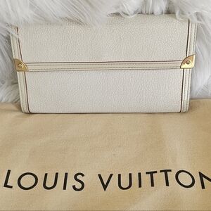 🤍 Louis Vuitton Suhali Wallet 🤍